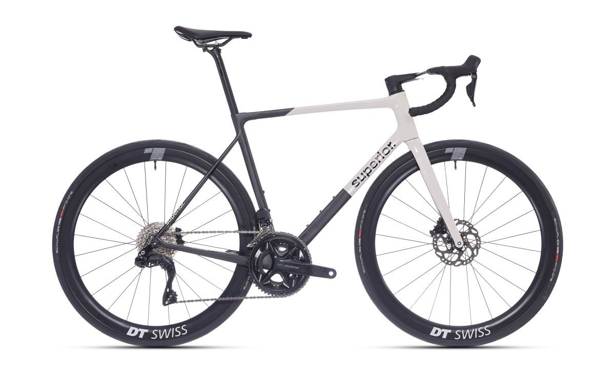 SUPERIOR RR 9.6 / Matte Carbon / White